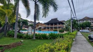 2Bedrooms fully furnished back SM Mall