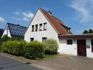 Freistehendes Ferienhaus in Adendorf mit Terrasse, Grill und Garten - Barum