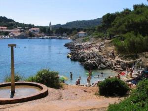 Tolles Appartement in Mali Lošinj mit Grill, Garten und Terrasse