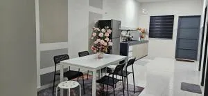 TELUK INTAN LANDED LUXURY HOMESTAY 3BEDROOM - Kampong Banjar