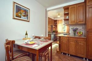 Ferienhaus mit Privatpool für 8 Personen ca 170 qm in Ližnjan, Istrien Südküste von Istrien