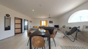 Appartements Spacious 2 bedroom Apartment with Garden Near Pezenas : photos des chambres