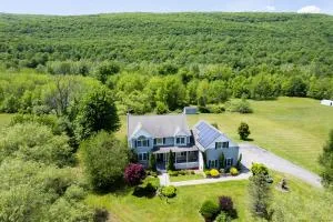 Malkita’s Mountain View Villa - West Point