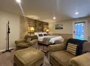 Couples Retreat with Hot Tub, Sauna and Steam Room - Timnath