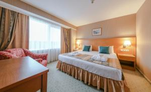 Suite room in Crowne Plaza Vilnius an IHG Hotel