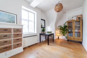 Exceptional Top Floor 1BR apt in Fitzrovia