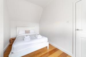 Exceptional Top Floor 1BR apt in Fitzrovia