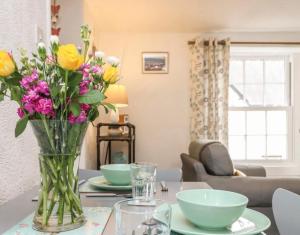 Cornerside, a character apartment in Stokeinteignhead, South Devon