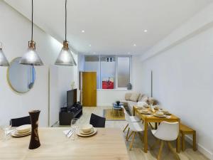 Modern 4Bed 3Bath Balcony Apartment in Shoreditch - Pass the Keys