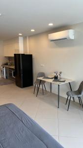 View Talay 7 Seaview Apartments