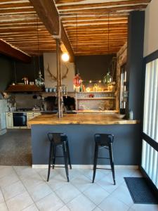 Maison spacieuse, chaleureuse, Wifi et parking privé