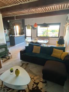 Maison spacieuse, chaleureuse, Wifi et parking privé