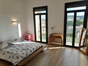 Maison spacieuse, chaleureuse, Wifi et parking privé