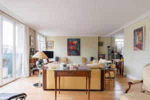 Veeve - High Sophistication