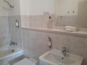 Hotels Hotel L'Oceane : photos des chambres