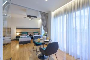 Central Studio with AC-Wifi by HOSPI S1