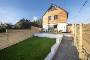 Atlantic Point, Porthleven - Breage