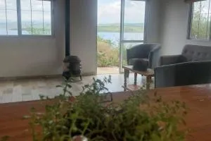 La Casa de Lago - Amboy