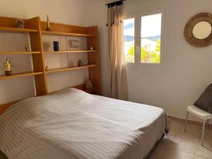 Appartement 2 chambres, mezzanine et piscine