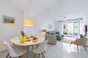 Paseo del Mar - Aduanas