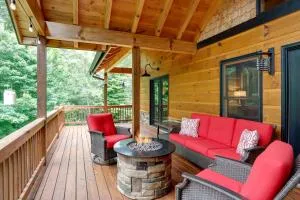 Spacious Blue Ridge Cabin with Private Hot Tub! - Maxwell