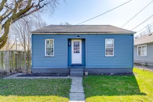 Bright Muncie Home w Yard ~ 2 Mi to Downtown!