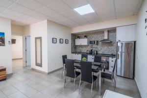 El Puente Holiday Home -Airport