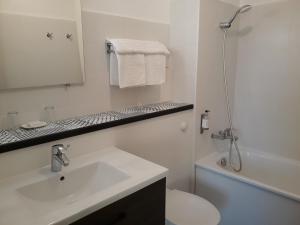 Hotels Hotel L'Oceane : photos des chambres