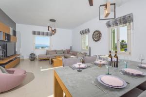 GREEN IN BLUE RESIDENCE LOGARAS