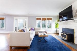 Middletown Bungalow - RIBryan Property