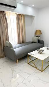 Quiet Marble Apt with Free Parking Spot Old Town