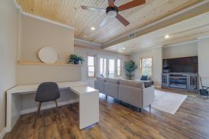 Pisgah Forest Retreat with Fire Pit, Grill and Views!