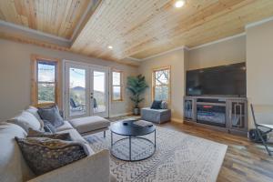 Pisgah Forest Retreat with Fire Pit, Grill and Views!