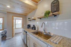 Pisgah Forest Retreat with Fire Pit, Grill and Views!