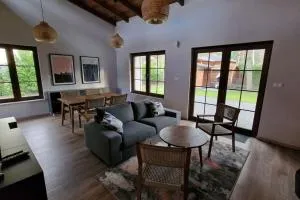 Domek na Cyplu Ostrowskim - Giewartów