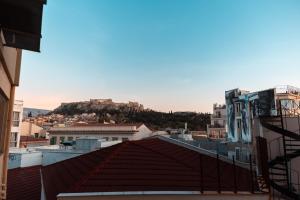 Parthenon Portrait Apartments