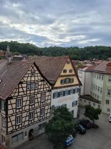 Zentrale Dachwohnung in SHA - Michelfeld