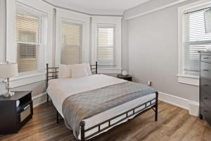 Luxurious 8BR Beach Duplex w Ocean Views