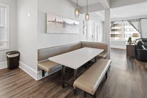 3 Beachfront Apts with 12BR 6BA in AC