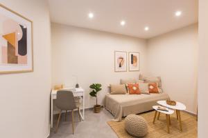 Villa Iris, beachfront, with jacuzzi, up to 9 guests, Mpali beach, Rethymno!