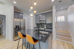 6 King BR-Across from Township