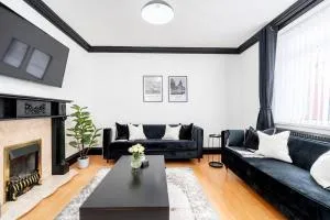 Dawlish House - Newly Refurbished Gem - Knowsthorpe