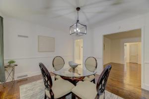 Homey 3BD Columbian Getaway