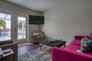 Lake Murray Lakeshore Lodge