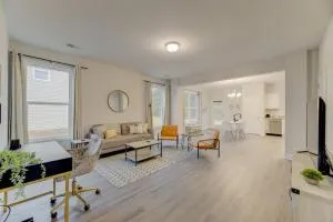 Bywood Drive Beauty 3BR - Killian