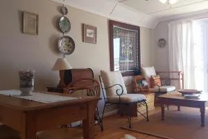 Whales, Waves and Walks - Beach Cottage - De Kelders