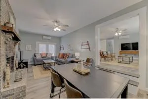 Ft. Jackson Family Abode - Hopkins