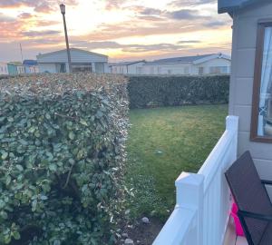 Luxury Romantic 2 Bedroom Caravan Trecco Bay