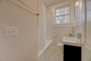 Spacious Industrial Modern Apt