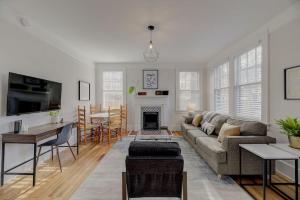 Spacious Industrial Modern Apt